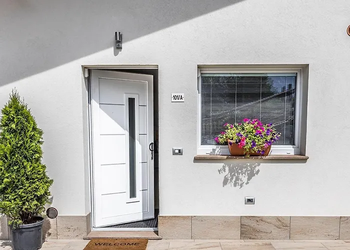 A&G Apartment Aosta - Elegante Casa 100 Mq Su Due Piani Con Wi-Fi-Giardino-Parcheggio
